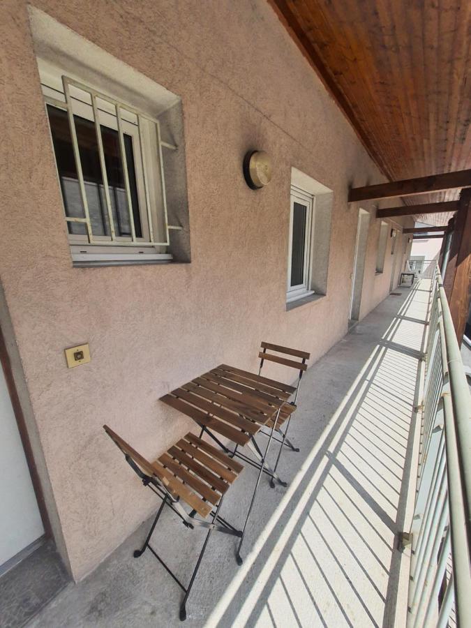 Studio Au Calme Espace Exterieur Parking Gratuit Dans La Rue Grenoble Kültér fotó